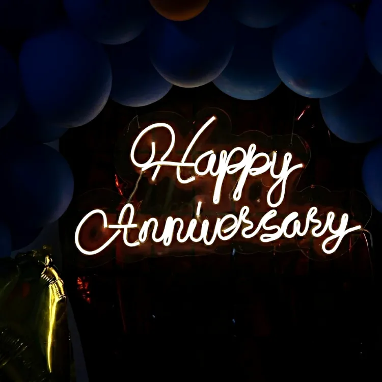 Order balloon decoration for anniversary at home